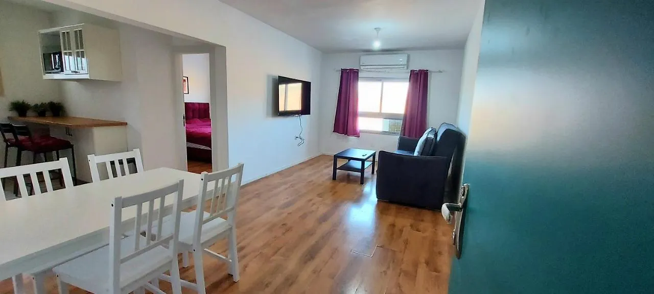Eilat Octopus Apartment - אילת אוקטופוס -שני חדרים וסלון, בריכה בקיץ